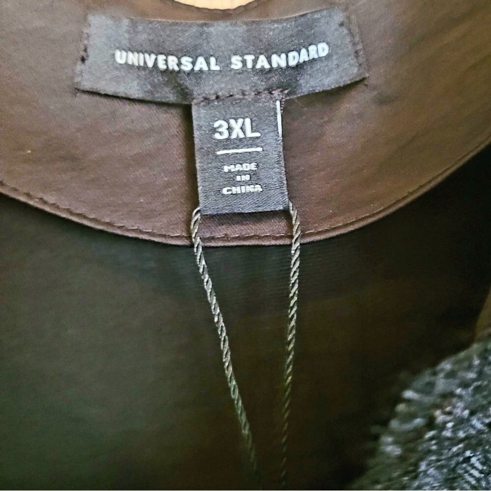 Universal Standard Black Camisole - Picture 4 of 9